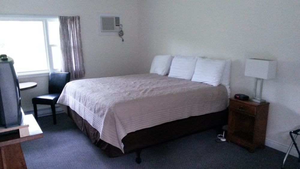 Cornerstone Motel เชทิแคมป์ ภายนอก รูปภาพ
