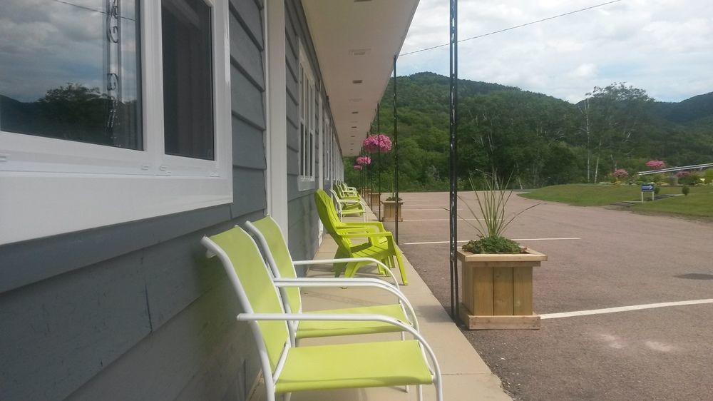 Cornerstone Motel เชทิแคมป์ ภายนอก รูปภาพ